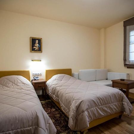 Rentinia Inn Rentína Exteriör bild