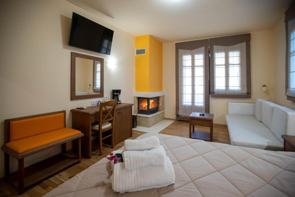 Rentinia Inn Rentína Exteriör bild