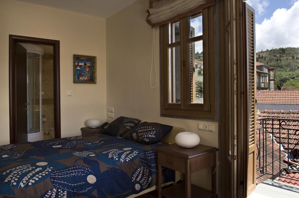 Rentinia Inn Rentína Rum bild