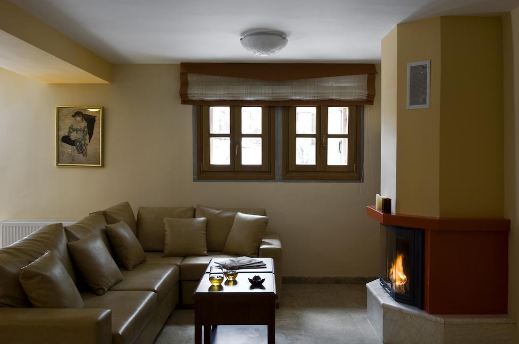Rentinia Inn Rentína Exteriör bild